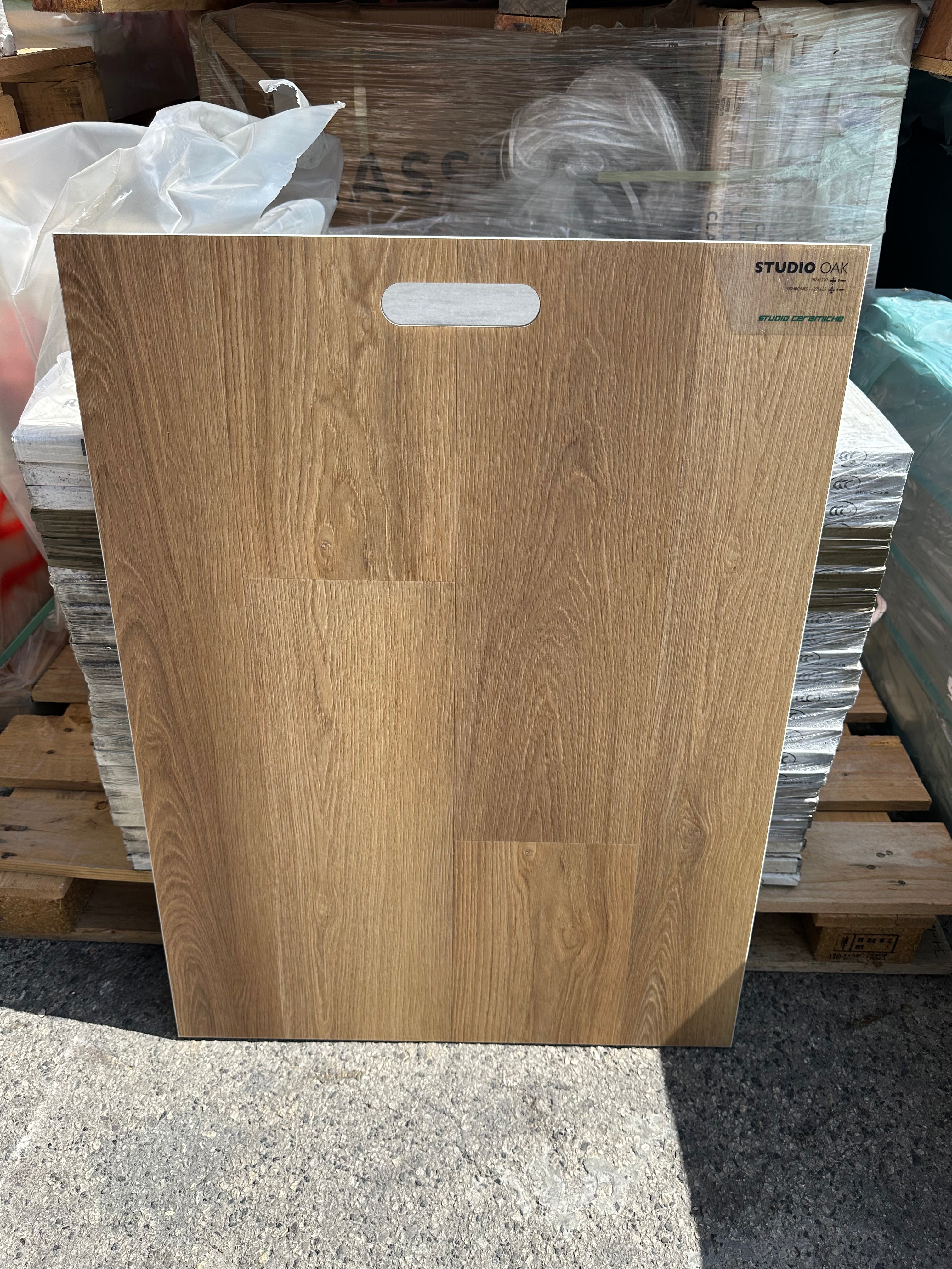 STUDIO OAK